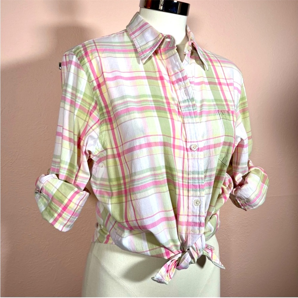 Ralph Lauren 100% cotton button down shirt.